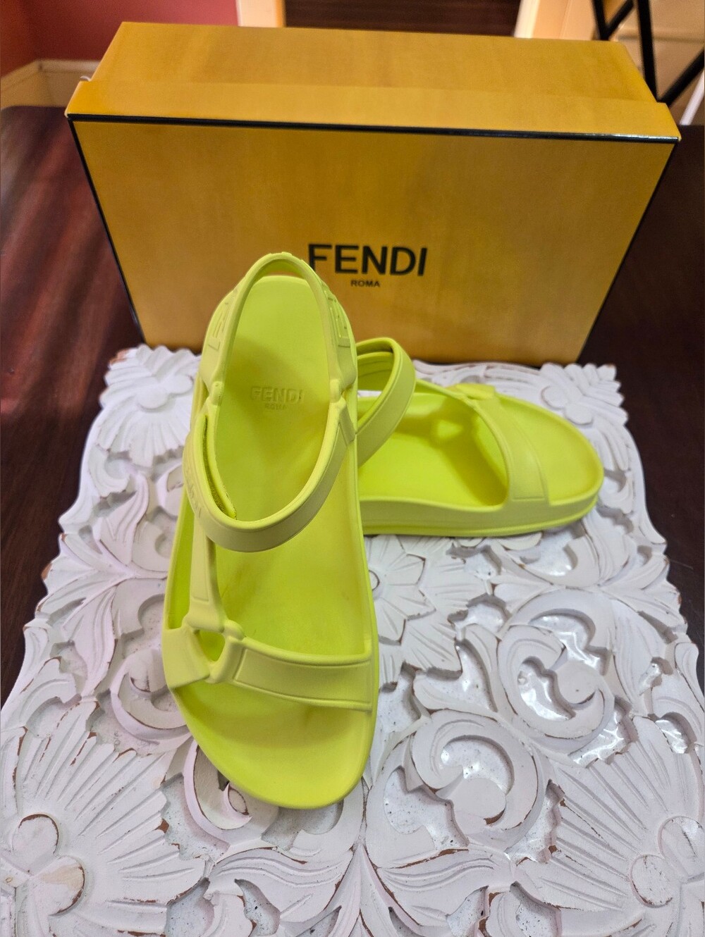Fendi By Marc Jacobs Feel Sandals In Neon Yellow, Size 38 - Picture 7 of 13